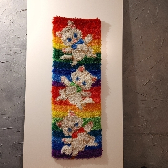 VINTAGE Rainbow Kitty Rug/Hanging - Picture 1 of 7